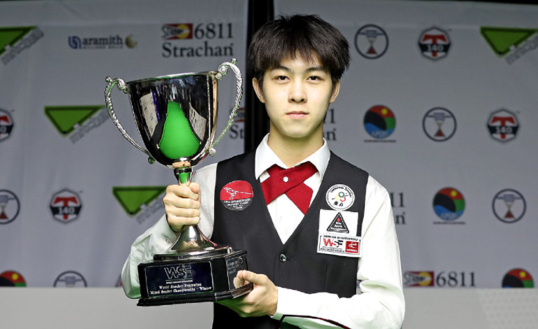 于塔前两格 于塔前两格